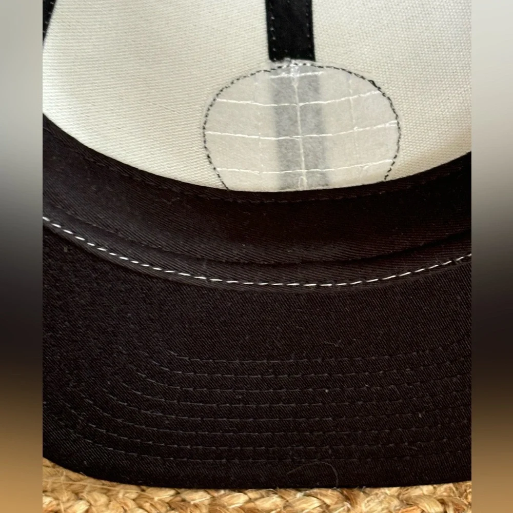 The classics Hawaii Logo‎ Snap Back ball cap.